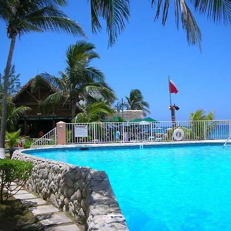 Sunset House Hotel Джордж Таун Екстериор снимка